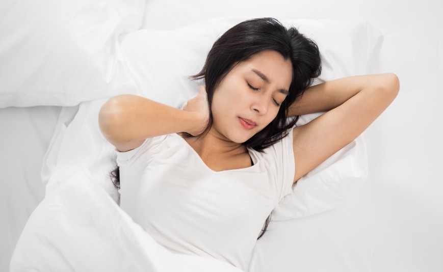 6 Cara Mengatasi Leher Sakit Akibat Salah Posisi Tidur