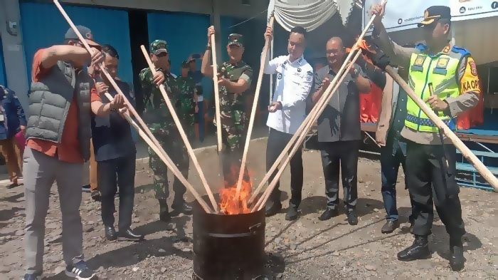 KPU OKU Musnahkan Surat Suara Rusak dan Lebih