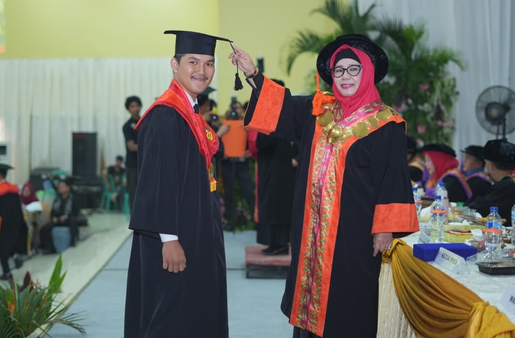 Unbara Wisuda 396 Lulusan, Rektor Ajak Putra Daerah OKU Berdaya Saing di Era Disrupsi