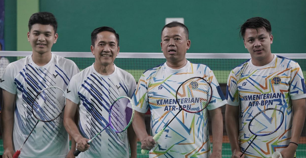 Menteri Nusron dan Wali Kota Palembang Tunjukkan Semangat Sportivitas di  PORNAS KORPRI XVII
