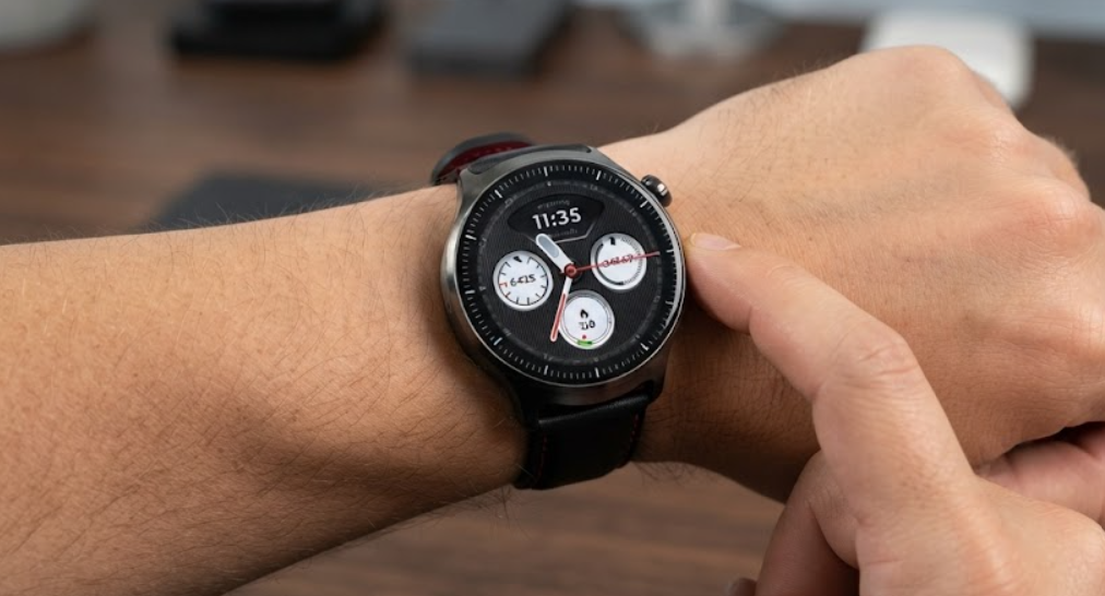 Bocoran Terbaru Motorola Watch Ultra Muncul dengan Desain Mewah!