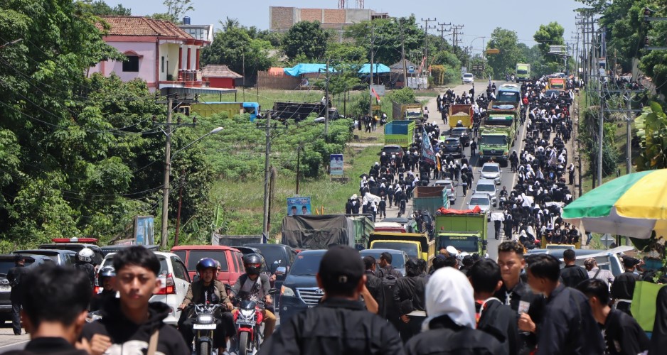 Tersangka Pengeroyokan Ditangkap, Ratusan Anggota PSHT Datangi Mapolres OKU Timur