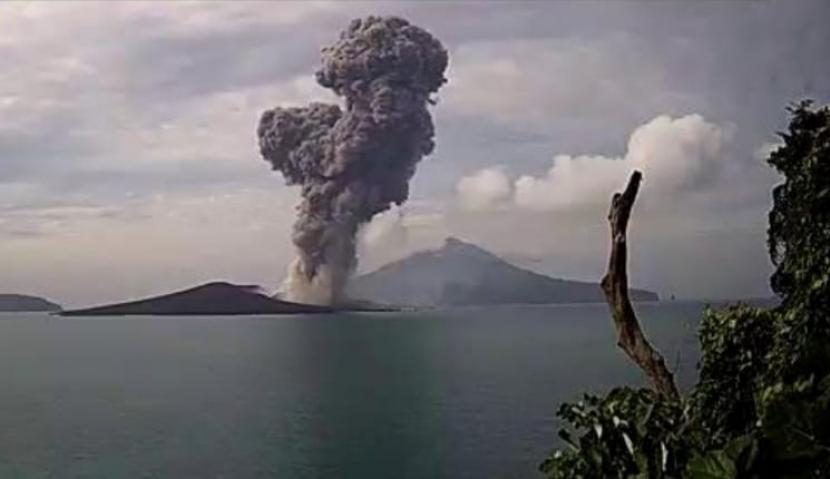 Anak Krakatau Erupsi, Masyarakat Diminta Menjauh