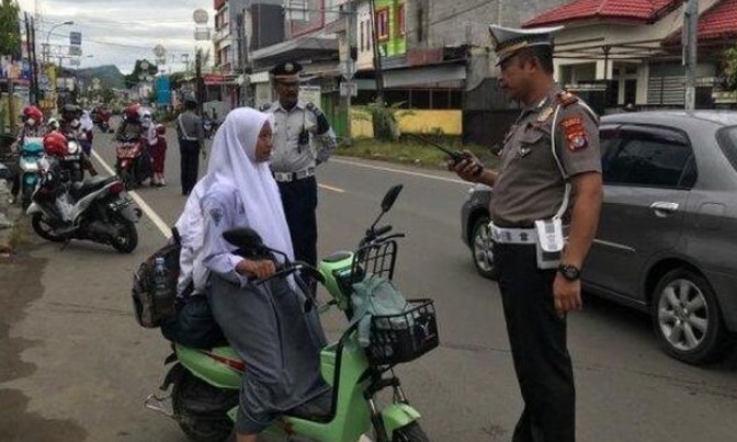 Larang Kendarai Sepeda Listrik di Jalan Raya