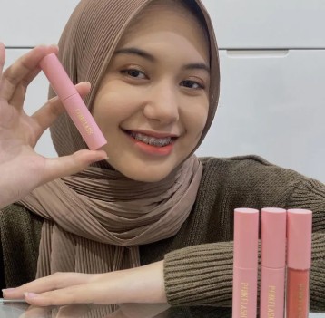 Rekomendasi Lipstik Waterproof yang Tahan Lama Agar Tetap On Point Saat Buka Bersama