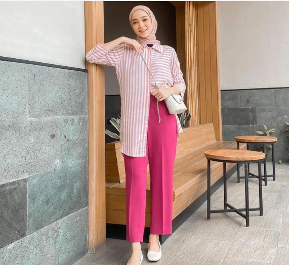 7 Rekomendasi Warna Jilbab yang Cocok Dipadukan dengan Baju Pink