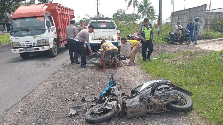 Truk Gagal Menanjak Dua Remaja Tewas Tertabrak