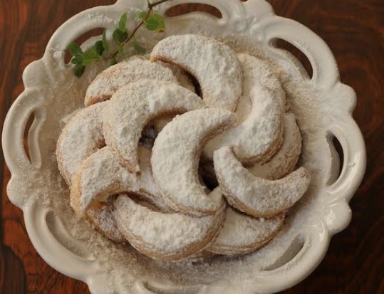 Resep Kue Putri Salju Lembut dan Renyah, Lengkap dengan Tips Membuatnya Lebih Sehat