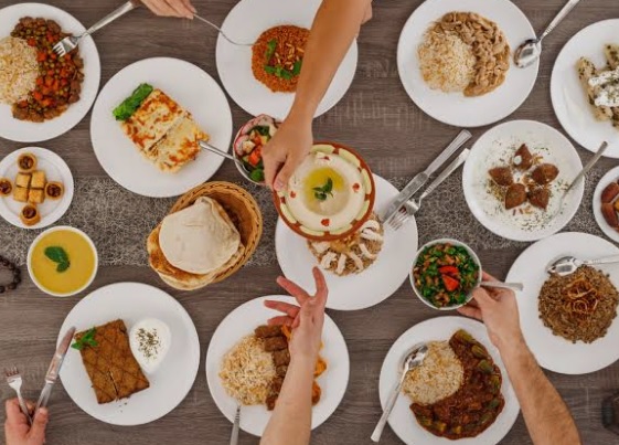 Cara Bijak Mengatur Pola Makan Saat Lebaran