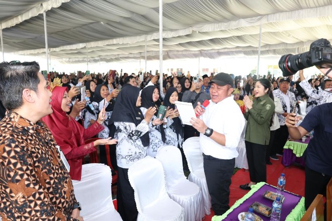 Peringati Hari Guru Nasional 2025, Herman Deru Soroti Tantangan Guru di Era Digital