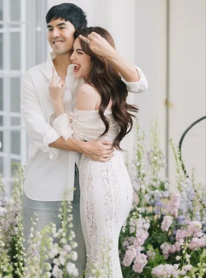 Davika Hoorne Resmi Dilamar Kekasihnya Ter Chantavit