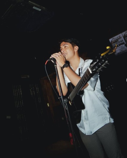 Rakhano Rilis Remake Lagu “Ruang Rindu” dengan Sentuhan Baru