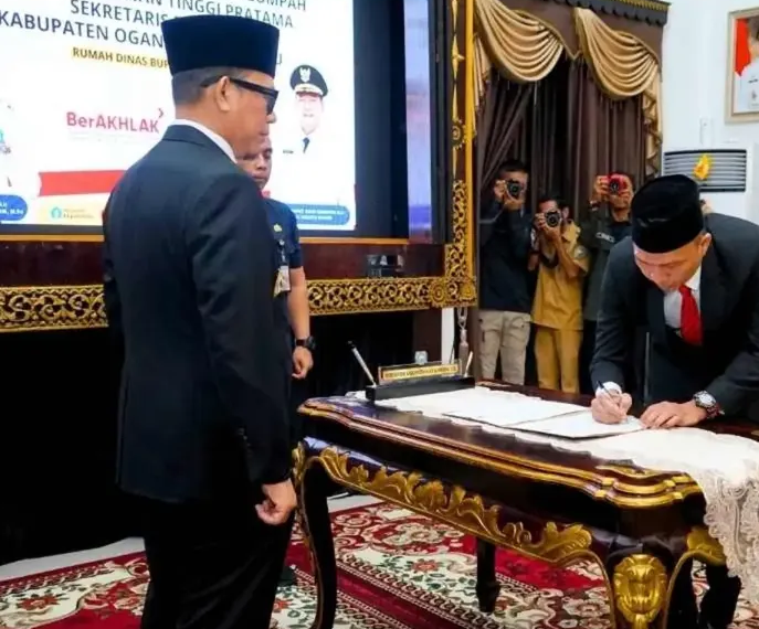 Inilah wajah sekda OKU yang baru dilantik