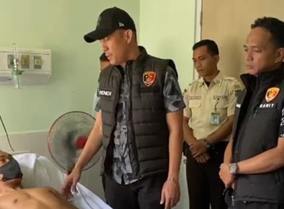 Jenguk Dua Korban Penusukan Tersangka Curanmor, Biaya Perawatan Ditanggung Polri