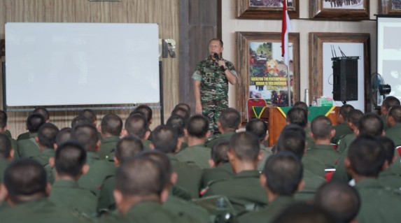Danpuslatpur Kodiklatad Motivasi 950 Siswa SPPI Diksarmil