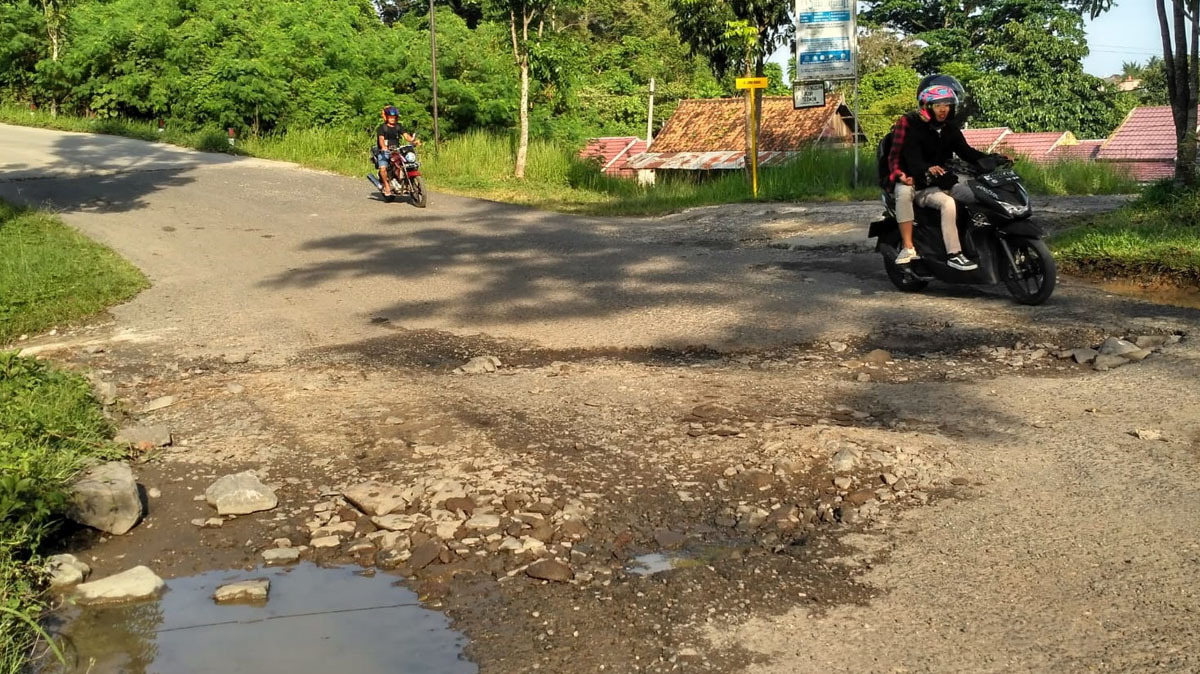 Jalan Ogan IV Dinilai Minim Perbaikan dan Minim PJU 