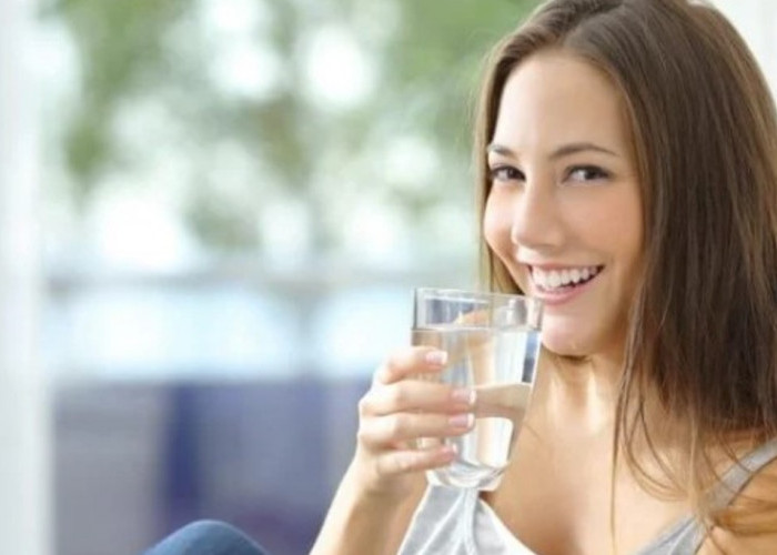 5 Waktu Terbaik Minum Air Putih untuk Kesehatan Tubuh Maksimal
