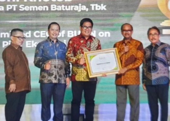 PT Semen Baturaja Borong Penghargaan Pada Ajang TJSL dan CSR Award 2023