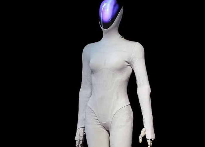 Robot Humanoid XPENG IRON Resmi Meluncur, Bentuknya Mirip Manusia Banget!