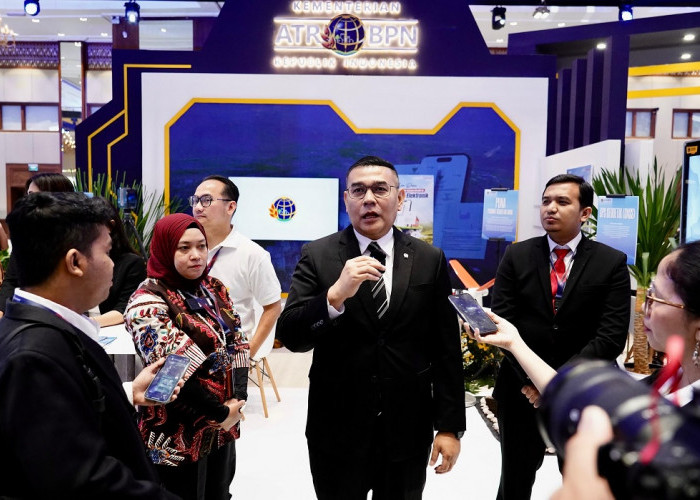 Wamen ATR/BPN Ossy Dermawan Tinjau Booth di ICI 2025, Kenalkan Peran Strategis dalam Pembangunan Infrastruktur