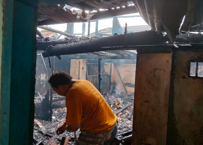 Kebakaran di OKU, Dua Rumah di Sukajadi Ludes Dilalap Api Diduga Akibat Korsleting Listrik