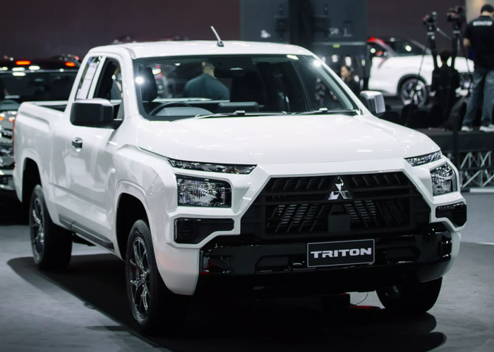 Harga 300 Jutaan, Tampang Robot! Ini Fakta Mitsubishi Triton Street 2026