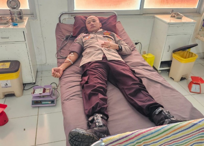 Personil Polres OKU Donorkan Darah Sukarela untuk Warga di RSUD 