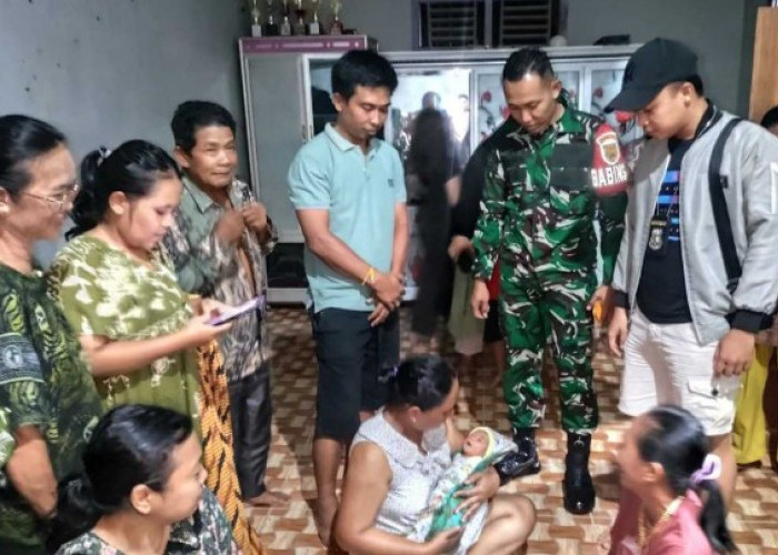 Temukan Bayi Laki-Laki Tergeletak di Teras Rumah