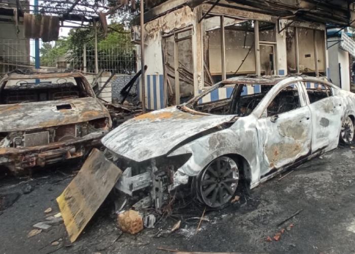 Pos Polisi dan Mobil Ditlantas Polda Sumsel Dibakar Massa, Warga Was-was!
