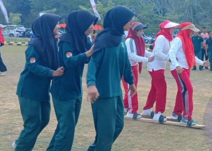 Semangat Kemerdekaan, OKU Selatan Gelar Lomba Bakiak Antar-Instansi 