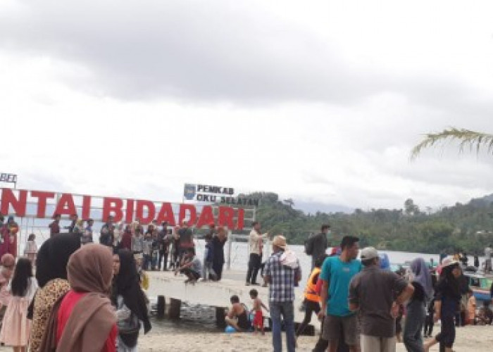 Libur Cuti Bersama, Pantai Bidadari Dipadati Wisatawan