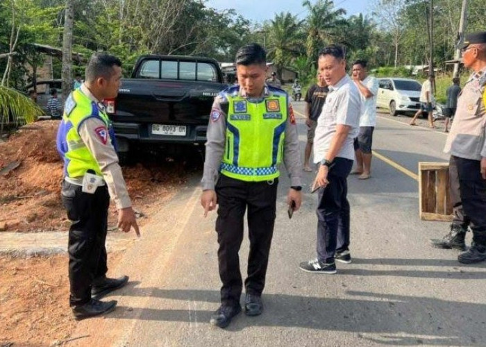 Supra Dihantam Hilux di OKU, Tiga Warga  Alami Luka Serius