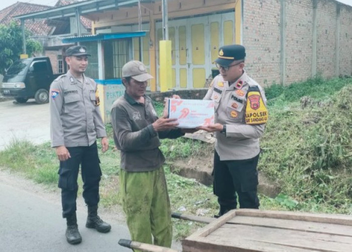 Peringati HUT Bhayangkara ke-79, Polsek BSA Bagikan Paket Sembako