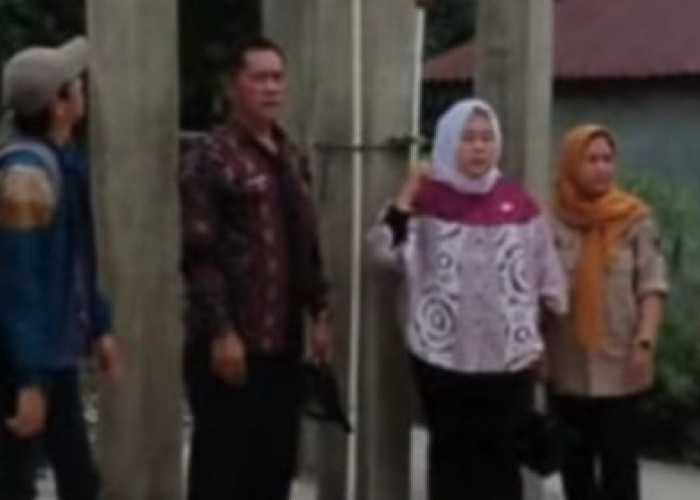 Pastikan Tepat Sasaran, Camat Runjung Agung Lakukan Monev Dana Desa 2025