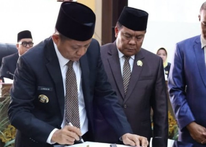 DPRD OKU Timur Sahkan Perubahan APBD 2025