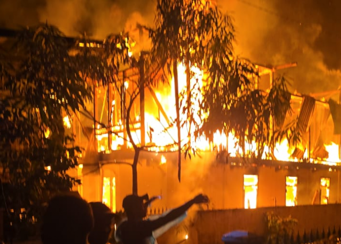 Breaking NEWS! Rumah Panggung di KPR OKU Ludes Terbakar