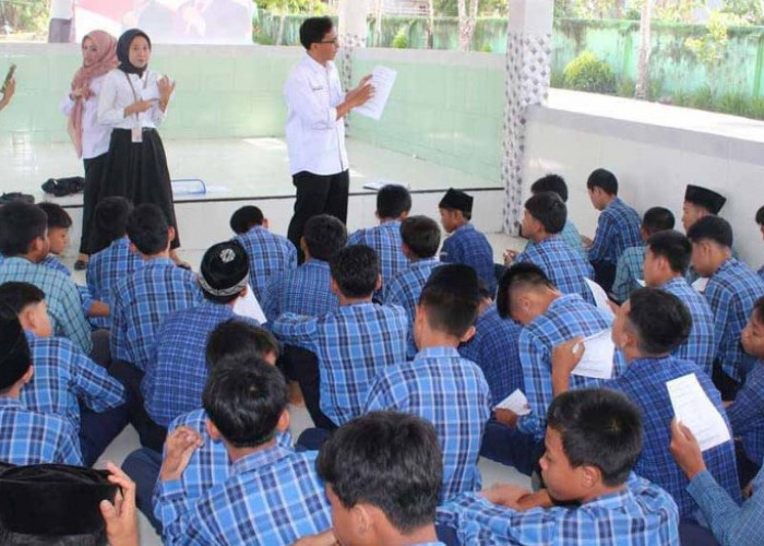 Lakukan Sosialisasi Bahaya Merokok di Sekolah