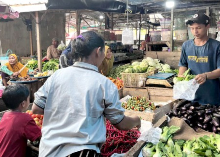 Jelang Tahun Baru Harga Cabai Rawit Naik, Bawang Merah Turun