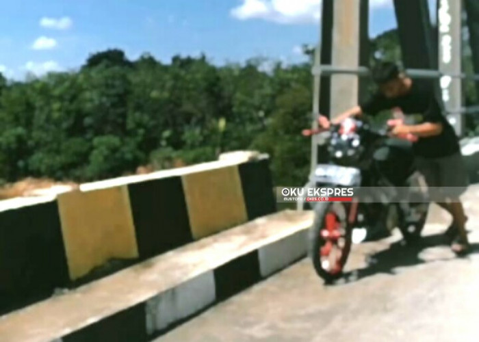 Hati-hati, Dua Fasilitas Vital  Jembatan Desa Tanjung Kemala Lenyap
