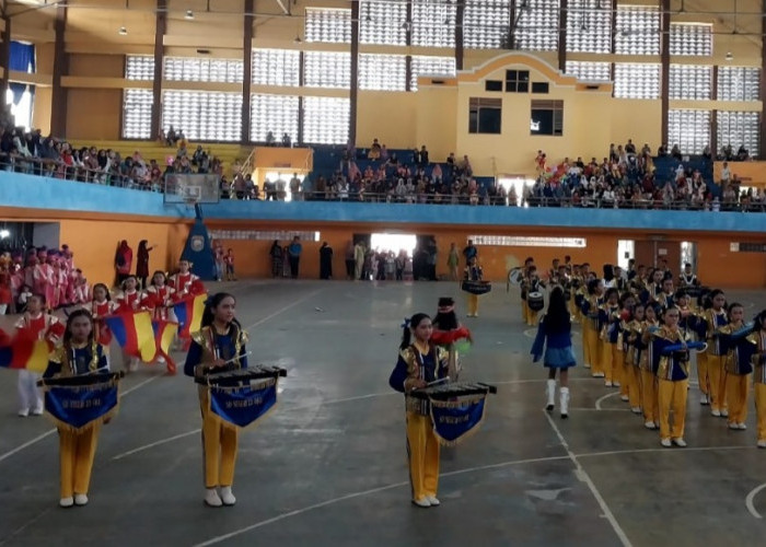 GOR Baturaja Dipenuhi Pelajar SD Ajang Lomba Marchingband, Ini Pesan Kadisdik OKU 