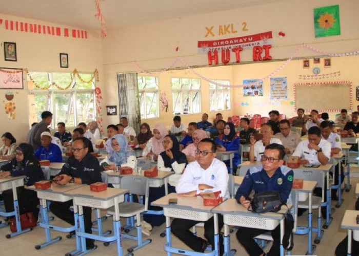 Kapolres OKU Timur Ajak Kepala SMK Tingkatkan Mutu Pendidikan 