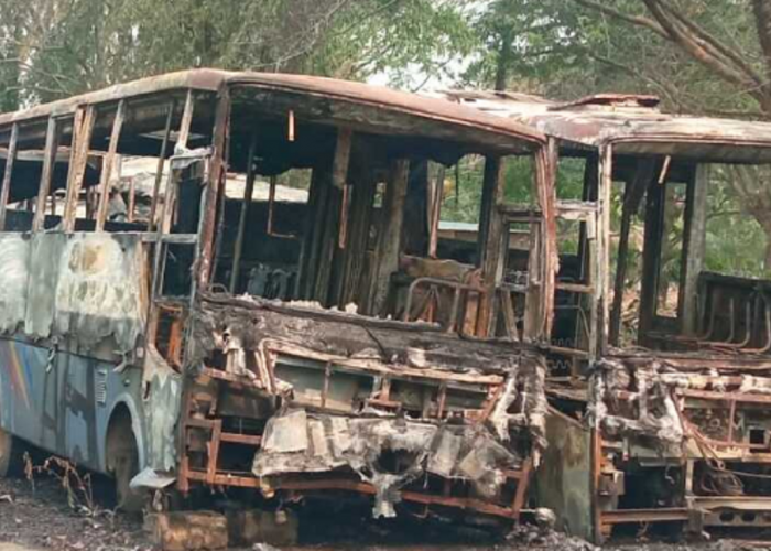 Belasan Bus Transmusi Kota Palembang Terbengkalai dan Terbakar