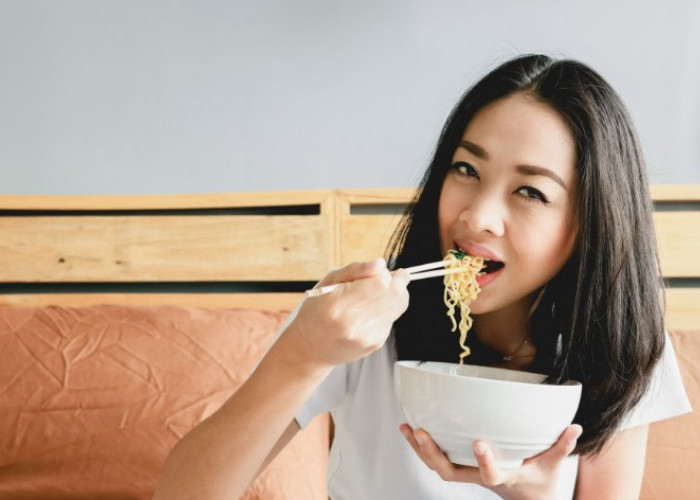 6 Cara Makan Mie Instan agar Tidak Bikin Gemuk, Dijamin Aman!
