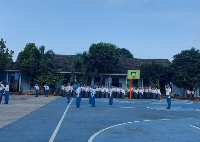 Siswa SMA Negeri 4 OKU Semangat Mengikuti Upacara Bendera
