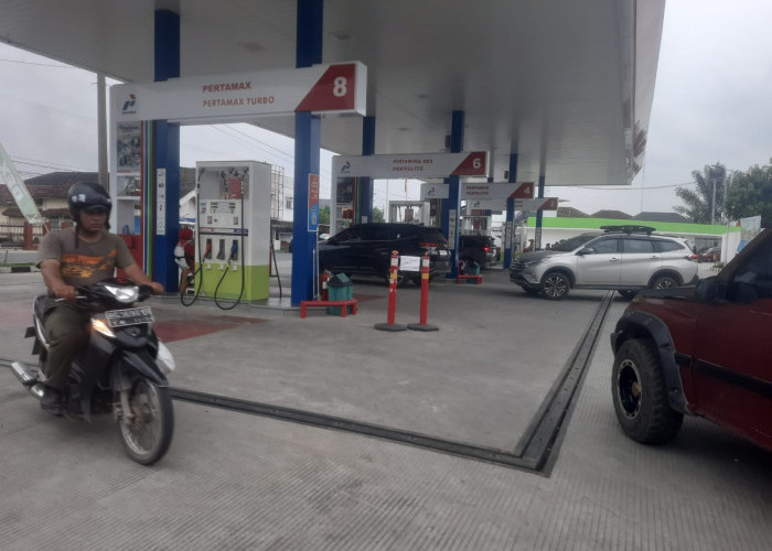 Kelangkaan Pertamax di OKU, Antrean Panjang, Pertashop Tutup, Pertamina Bungkam!
