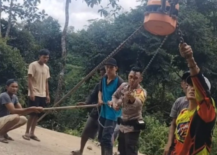 Lagi, Kecelakaan di Tanjakan Merantih: Mobil Terperosok ke Jurang