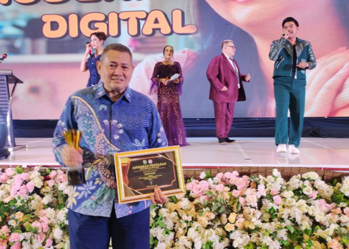 Bupati OKU Timur Raih Penghargaan Kepala Daerah Peduli Penyiaran 