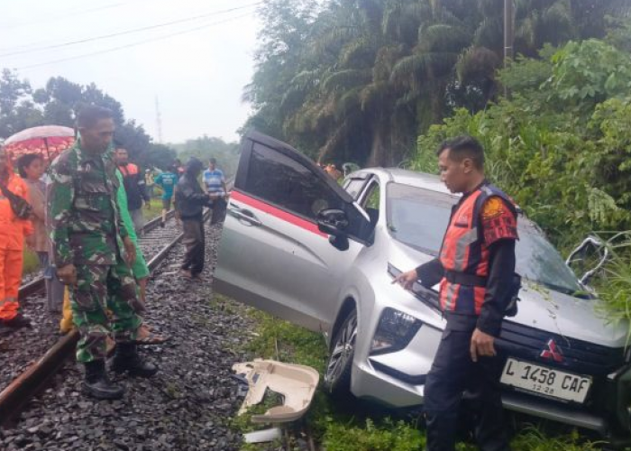 Xpander Tertabrak Kereta Api di OKU Satu Tewas, Dua Luka Berat! Termasuk Bayi 8 Bulan