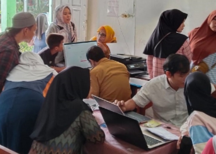 SMAN 1 OKU Diserbu Pendaftar, Input Data Salah, Sinyal Lemah Jadi Kendala