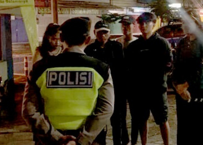 Kampungan, 4 Muda-mudi di kota Baturaja Diamankan Polisi, lagi Teguk Miras di Pinggir Jalan